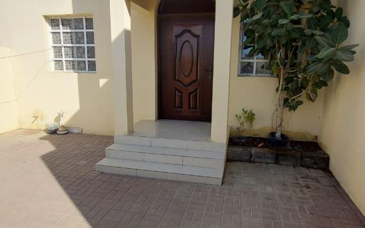 flat for rent in sohar behind Al Meera hypermarket danah real estate