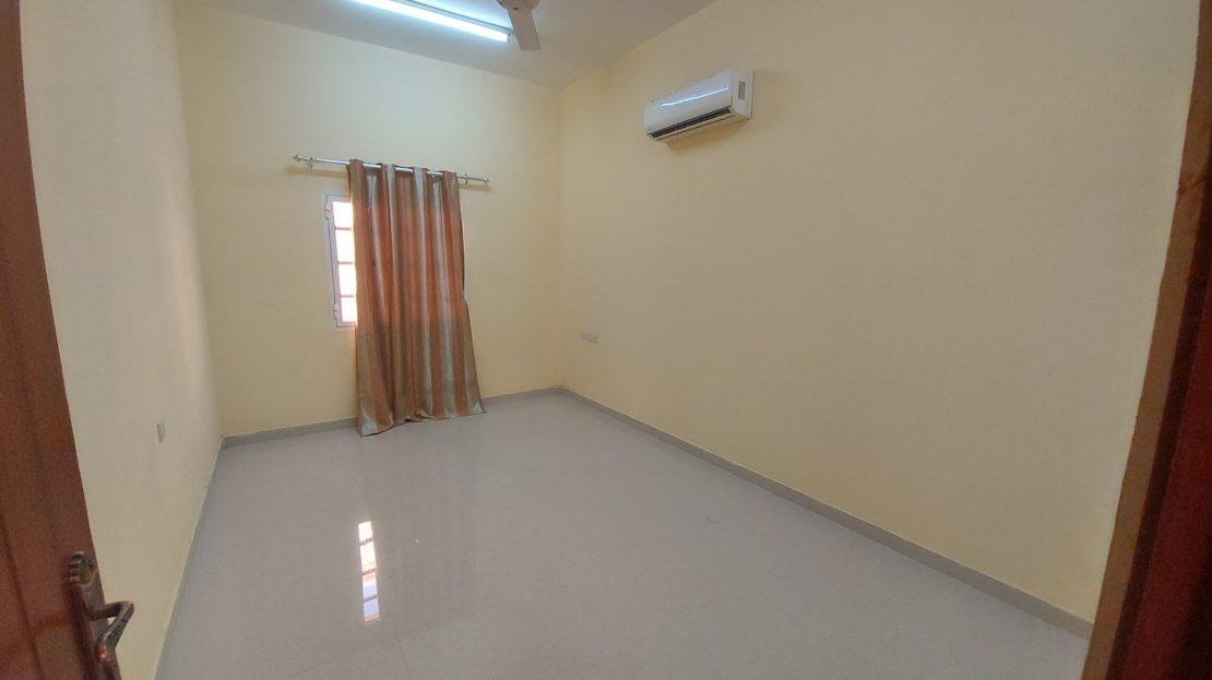 flat for rent in sohar behind Al Meera hypermarket danah real estate