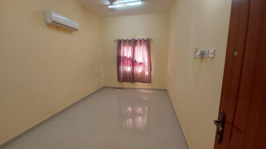 flat for rent in sohar behind Al Meera hypermarket danah real estate